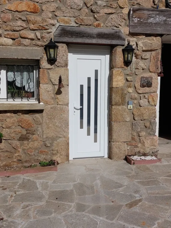 Installation d'une porte H81 Rio à Saint-Basile , Valence, Lel Menuiseries - Tryba Valence