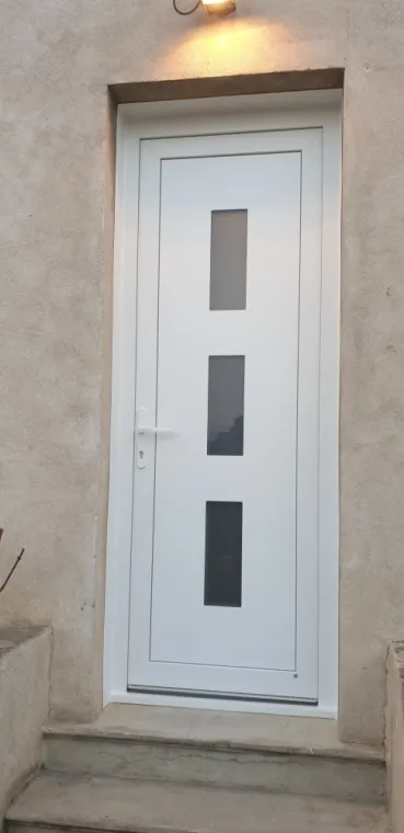 Pose d'une porte d'entrée à Guilherand-Granges, Valence, Lel Menuiseries - Tryba Valence